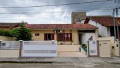 CASA NA RUA URUGUAI